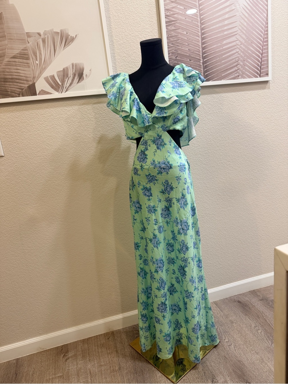 ASOS Green Maxi Dress with Blue Floral Print and Ruffle V-Neck - Picture 8 of 9